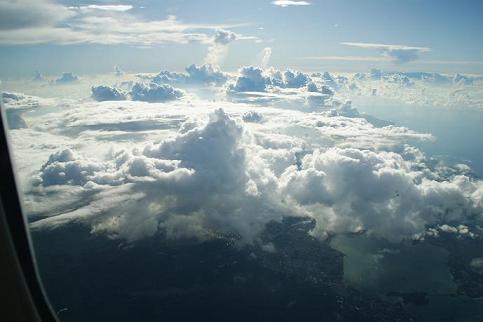 10本島は雲がち.jpg