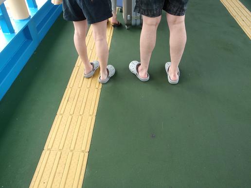乗船時に前に並んでたカップルです